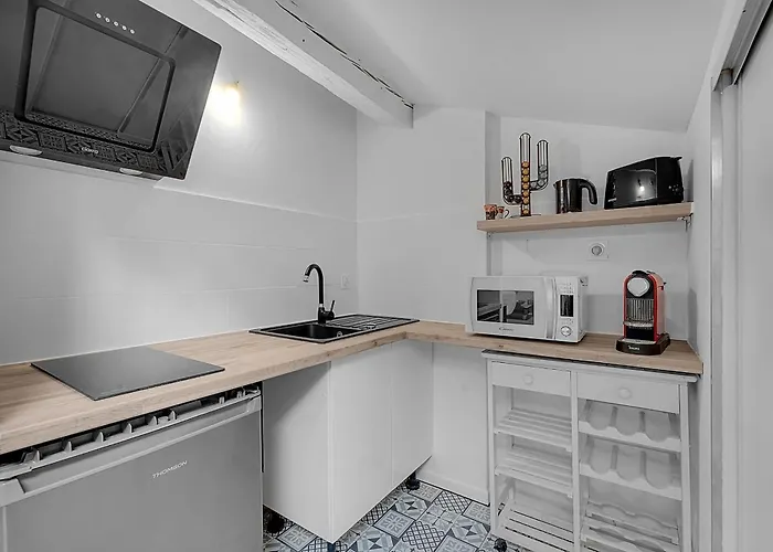 Under The Roof Ideal For 2 In Apartment