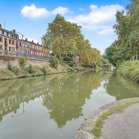 Under The Roof Ideal For 2 In Apartment Toulouse